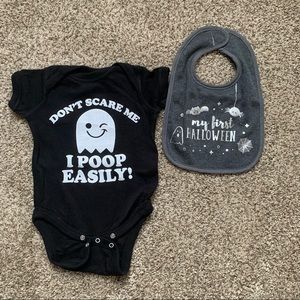 👜 2/$20 6 month Halloween onesie & bib 👻